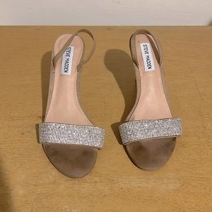 Steve Madden heeled sandal beige size 6.5 rhinestone detail
